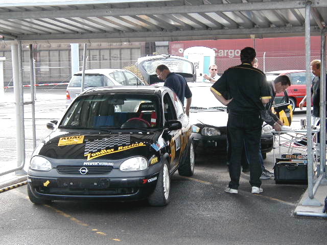der ADAC Corsa bei der technischen Abnehme